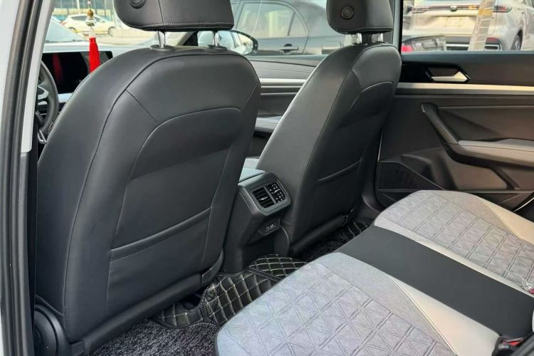 大众 朗逸 2023款 1.5L 自动五百万版中控内饰7004