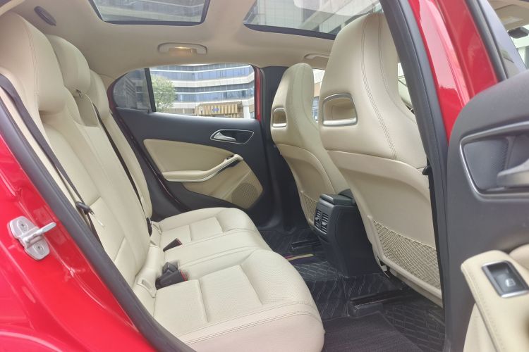 奔驰GLA 2016款 GLA 220 4MATIC 时尚型中控内饰7004