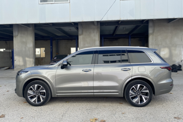 理想汽车 理想ONE 2021款 增程6座版车身外观6008