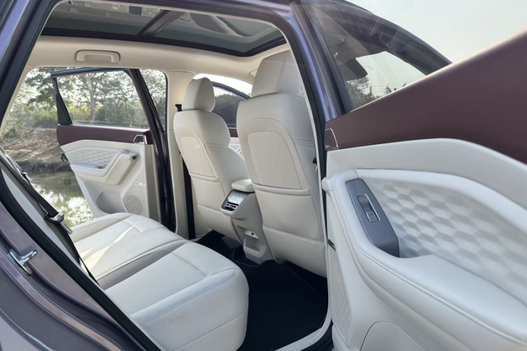 五菱汽车 五菱星云 2023款 2.0L DHT 旗舰版中控内饰7004