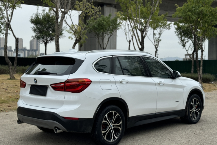 宝马X1 2018款 sDrive20Li 领先型车身外观6001