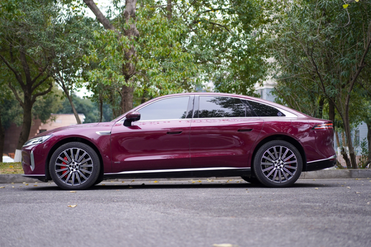 奇瑞 风云A9L 2025款 光辉 四驱高能版车身外观6004