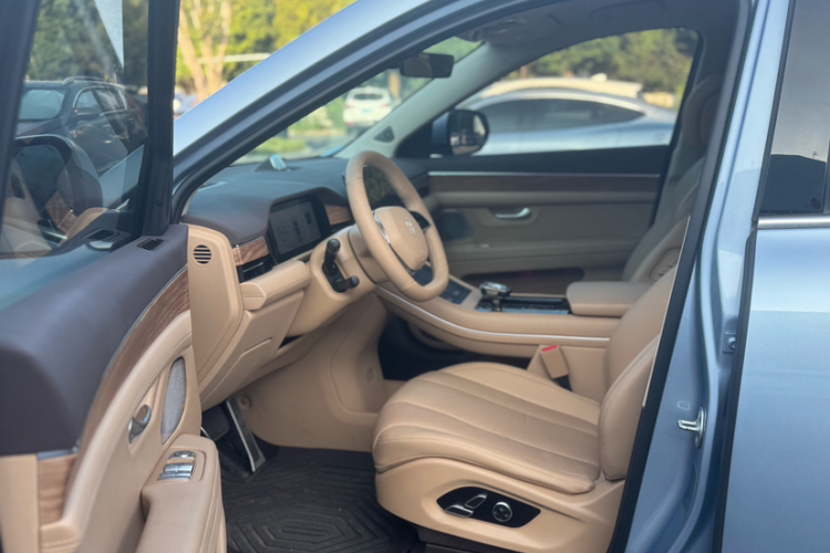 鸿蒙智行 问界M7 2024款 1.5T 后驱Plus版 5座中控内饰7003