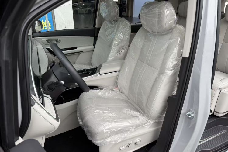 上汽大通MAXUS 大家9 2024款 超混 长续航森林版 七座中控内饰7005