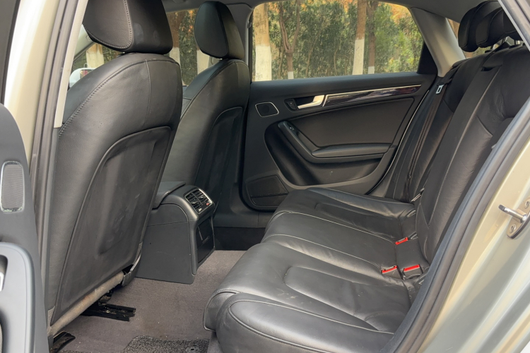 奥迪A4L 2016款 35 TFSI 自动舒适型中控内饰7005