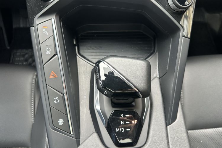 领克06 2020款 1.5T 劲Pro中控内饰7011