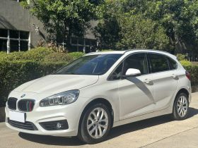 宝马2系旅行车 2016款 220i 领先型