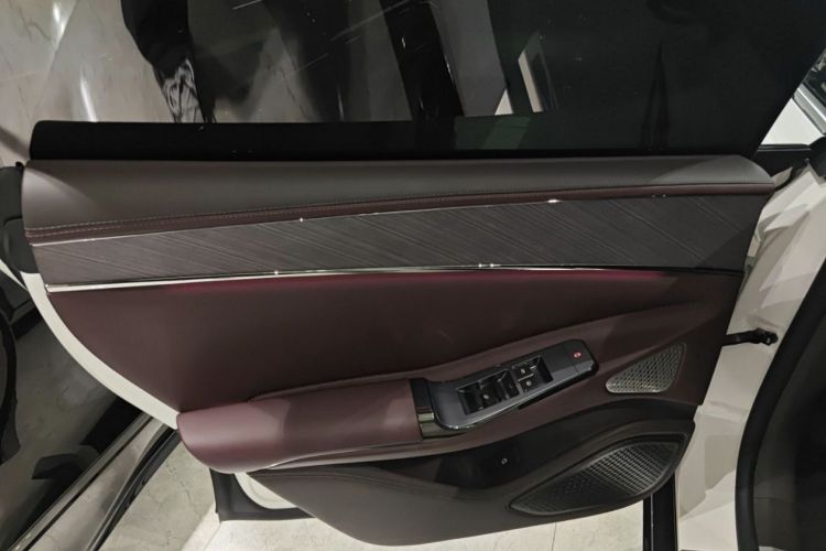 腾势Z9GT 2024款 1100四驱Max版中控内饰7003