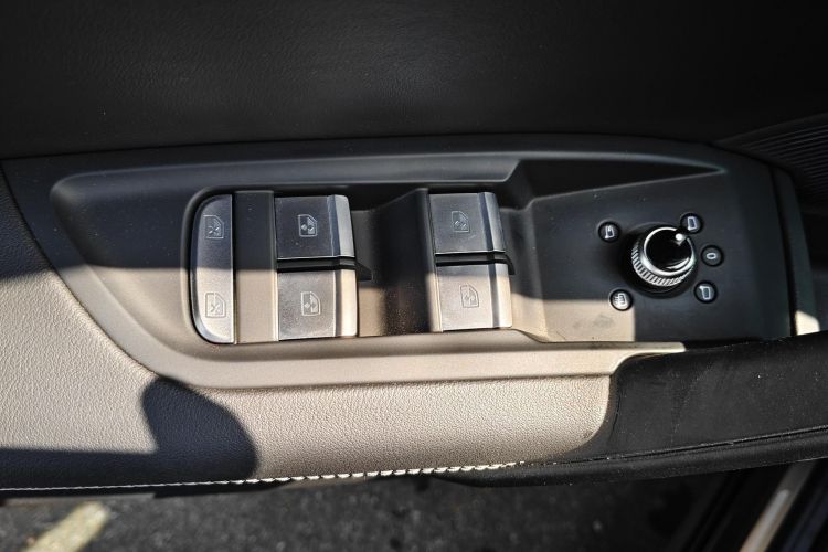 奥迪Q5L 2024款 45 TFSI 豪华动感型中控内饰7004