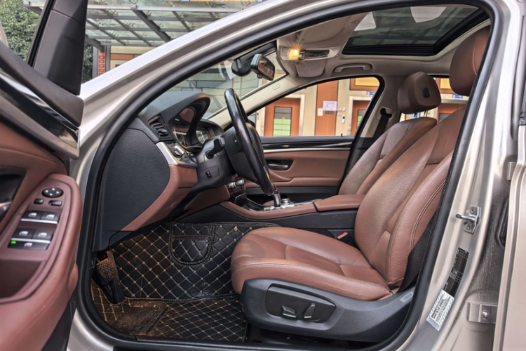 宝马5系 2017款 520Li 典雅型中控内饰7005