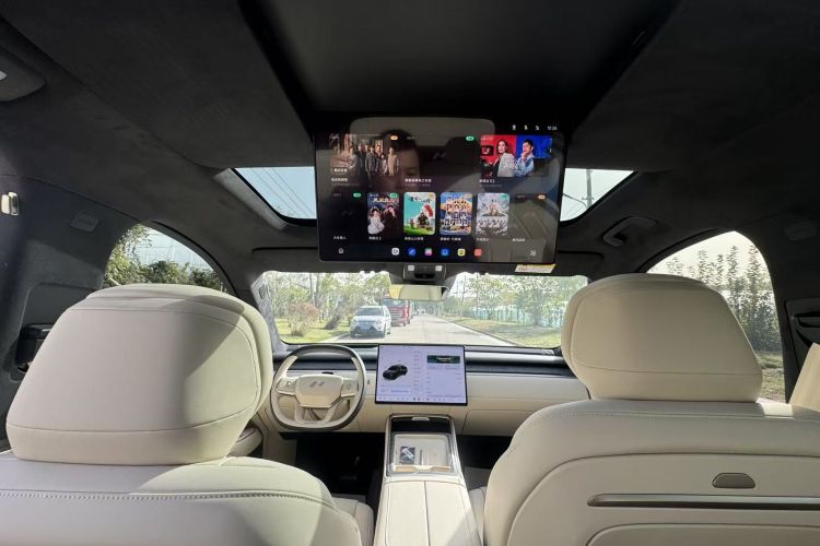 乐道L90 2025款 Max 六座版中控内饰7011