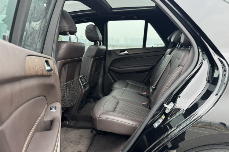 奔驰GLE 2015款 GLE 400 4MATIC中控内饰7001