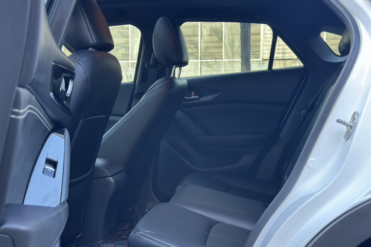 马自达CX-4 2021款 2.0L 自动两驱蓝天活力版中控内饰7003