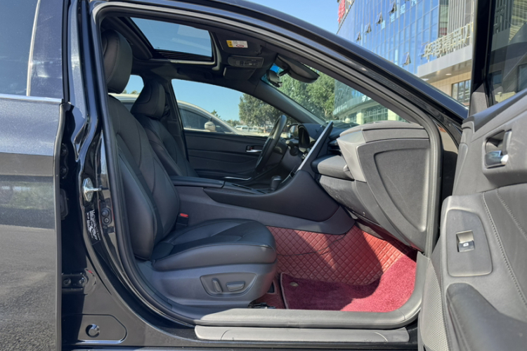 丰田 亚洲龙 2022款 双擎 2.5L 豪华版中控内饰7011