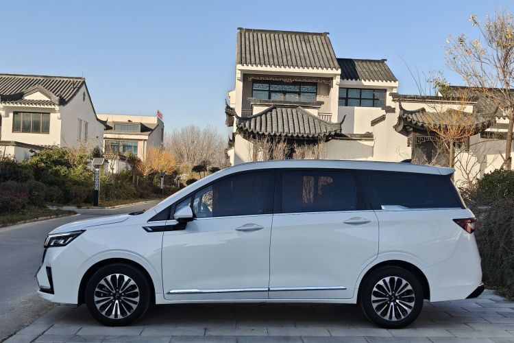 五菱汽车 五菱佳辰 2022款 1.5T CVT尊享旗舰型车身外观6006