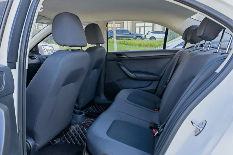 大众 桑塔纳 2015款 1.6L 手动风尚版中控内饰7007