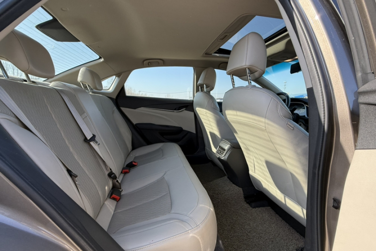 别克 英朗 2016款 15N 自动精英型中控内饰7009