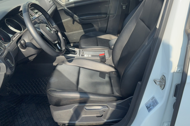 大众 高尔夫 2020款 200TSI DSG舒适进取版中控内饰7002