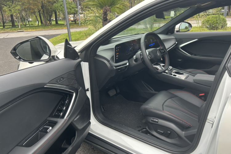 名爵 MG7 2025款 2.0T Trophy+ 超级智驾版中控内饰7001