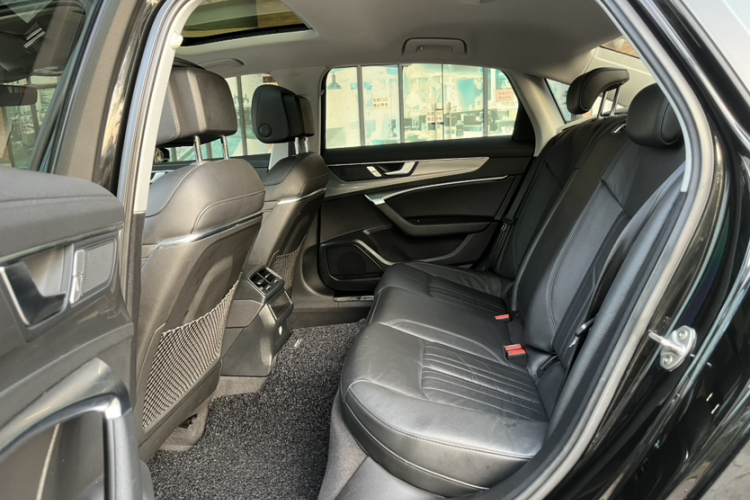 奥迪A6L 2019款 40 TFSI 豪华致雅型车身外观6014