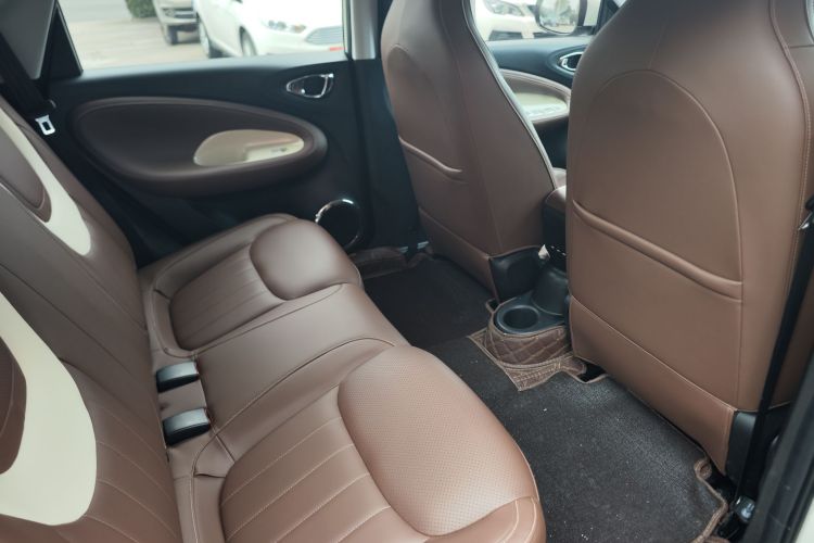 五菱汽车 五菱缤果 2023款 333km 悦享+款中控内饰7003