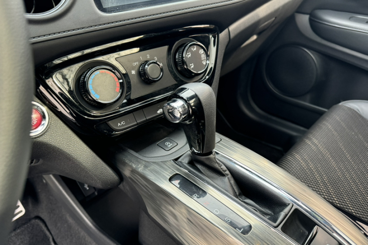 本田XR-V 2017款 1.8L EXi CVT舒适版中控内饰7007