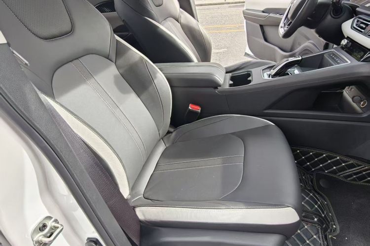 东风风神E70 2021款 改款二 500 超悦版中控内饰7008