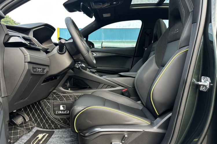 领克06 EM-P 2023款 1.5T Remix PHEV Pro中控内饰7002