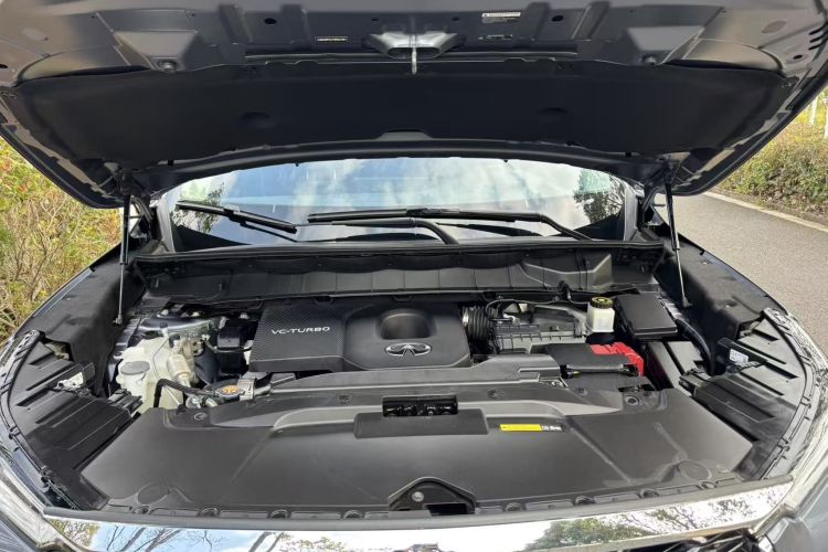 英菲尼迪QX60 2022款 2.0T 舒享版中控内饰7011