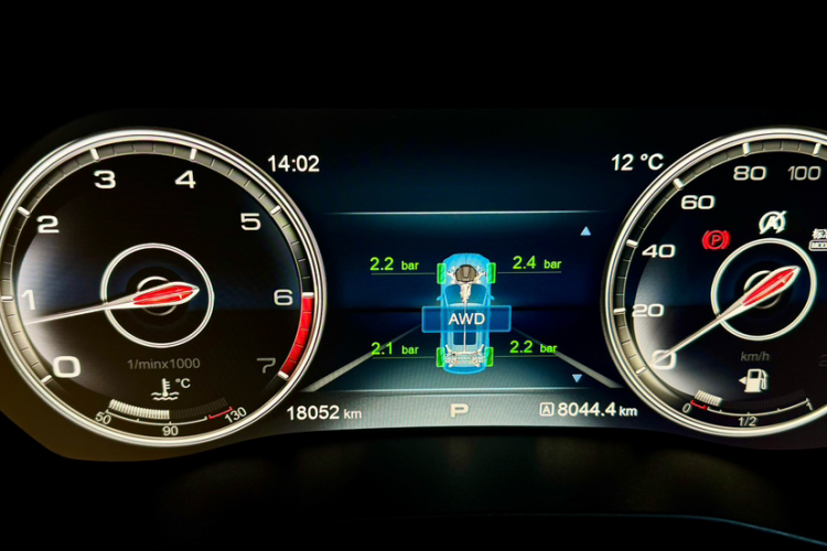 红旗HS7 2022款 3.0T 自动四驱智联旗享版 五座中控内饰15