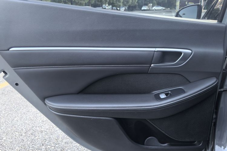 现代 索纳塔 2020款 270TGDi DCT GLS精英版中控内饰7004