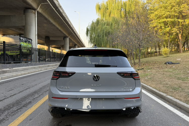 大众 高尔夫 2025款 改款二 300TSI R-Line车身外观6006