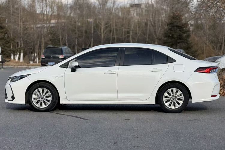 丰田 卡罗拉 2023款 1.8L 智能电混双擎 先锋版车身外观6001