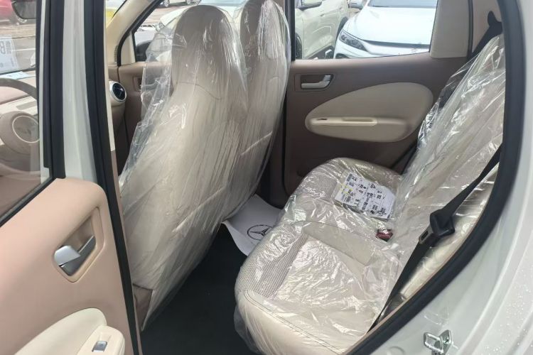 五菱汽车 宏光MINIEV 2025款 四门版 进阶款中控内饰7003