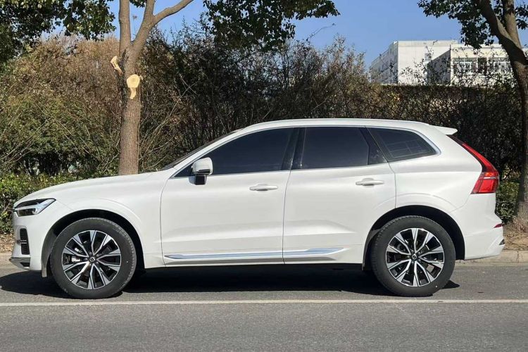 沃尔沃XC60 2024款 B5 四驱智远豪华版车身外观6006