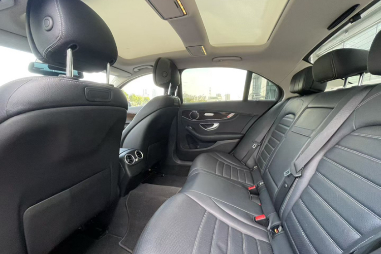 奔驰C级 2016款 C 200 L 运动型中控内饰7004