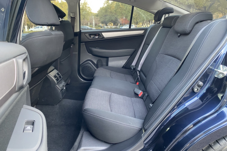 斯巴鲁 力狮 2020款 改款 2.5i 全驱风尚版中控内饰7001