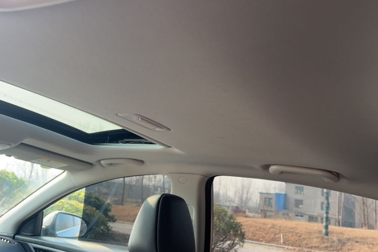 长安 逸动 2020款 PLUS 蓝鲸NE 1.4T GDI DCT尊贵型局部细节22