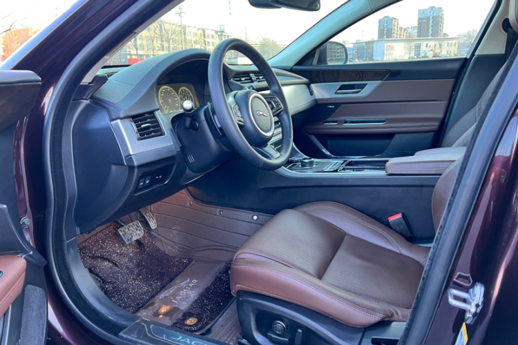 捷豹XFL 2017款 XFL 2.0T 240PS 尊享版中控内饰7002