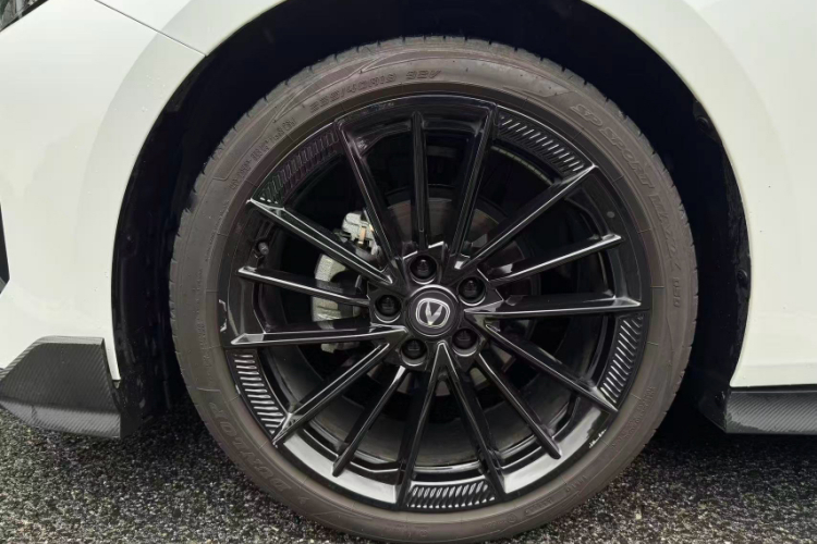 长安UNI-V 2024款 1.5T 尊贵运动型车身外观6007