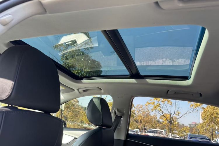 奥迪A4L 2018款 30周年年型 40 TFSI 时尚型中控内饰7006