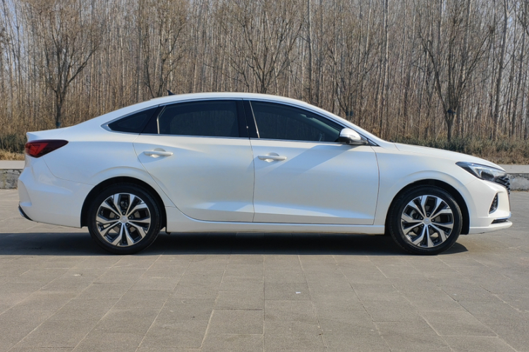 长安 逸动 2021款 PLUS 蓝鲸NE 1.4T GDI DCT旗舰型车身外观6004