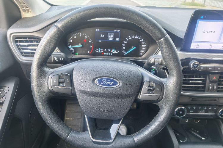 福特 福克斯 2020款 三厢 EcoBoost 180 自动锋潮型局部细节13