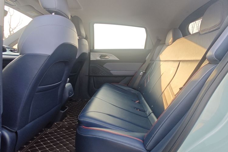 吉利几何E萤火虫 2022款 401KM 玲珑虎 4座中控内饰7003