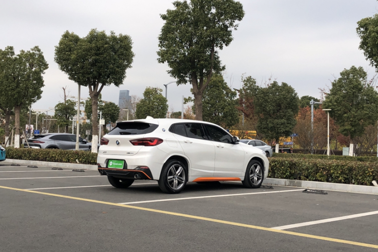 宝马X2 2020款 sDrive25i 领先型M运动套装车身外观6001