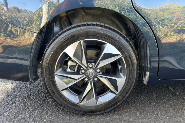 广汽传祺 传祺M6 2021款 270T DCT尊荣版（七座）车身外观6007