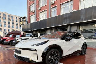 极氪X 2023款 后驱ME版 5座