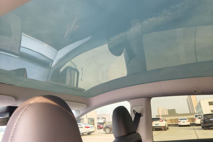 特斯拉 Model Y 2024款 长续航全轮驱动版中控内饰7005