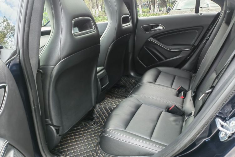 奔驰CLA 2019款 CLA 200 时尚型中控内饰7004