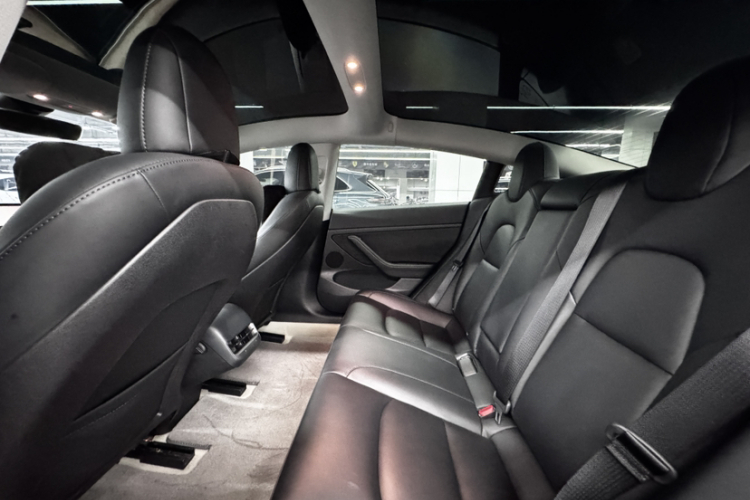 特斯拉 Model 3 2022款 后轮驱动版中控内饰7010